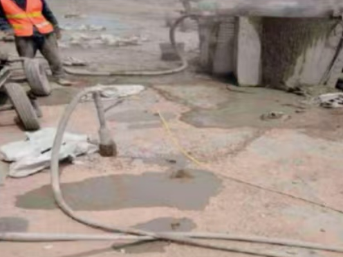 秀峰水泥混凝土路面板底注浆技术 路面脱空注浆整治方案